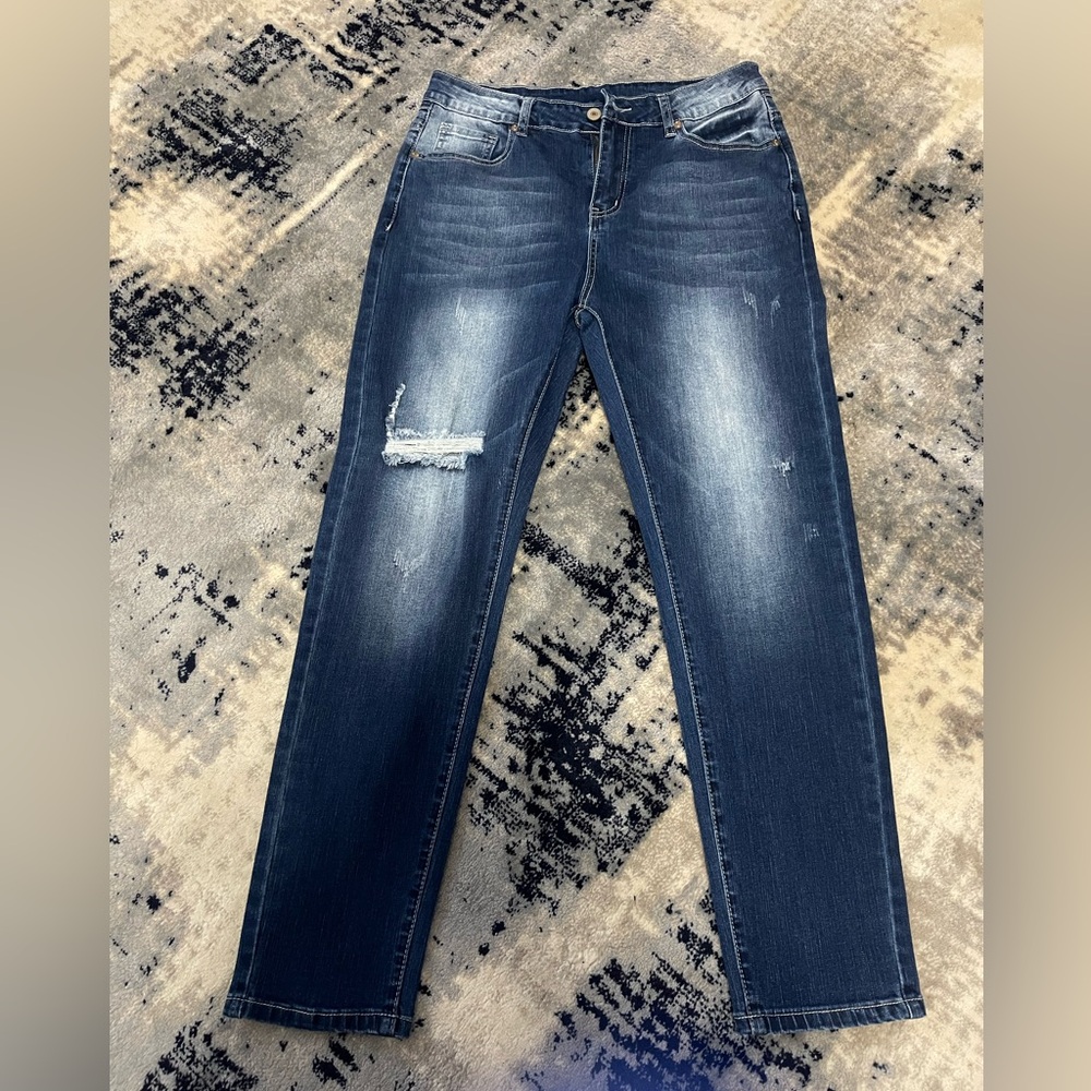 Stylish Blue Distressed Women's Jeans